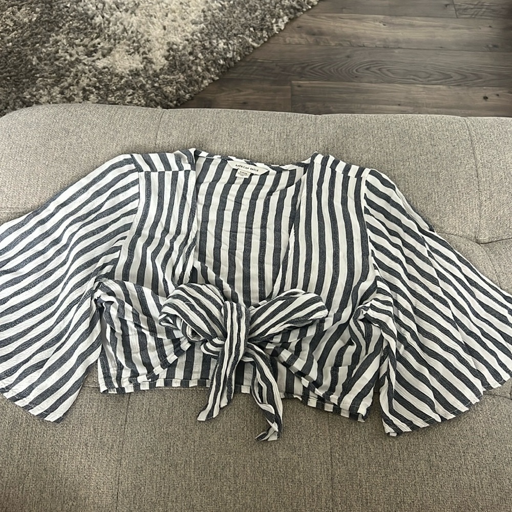 American Eagle crop top